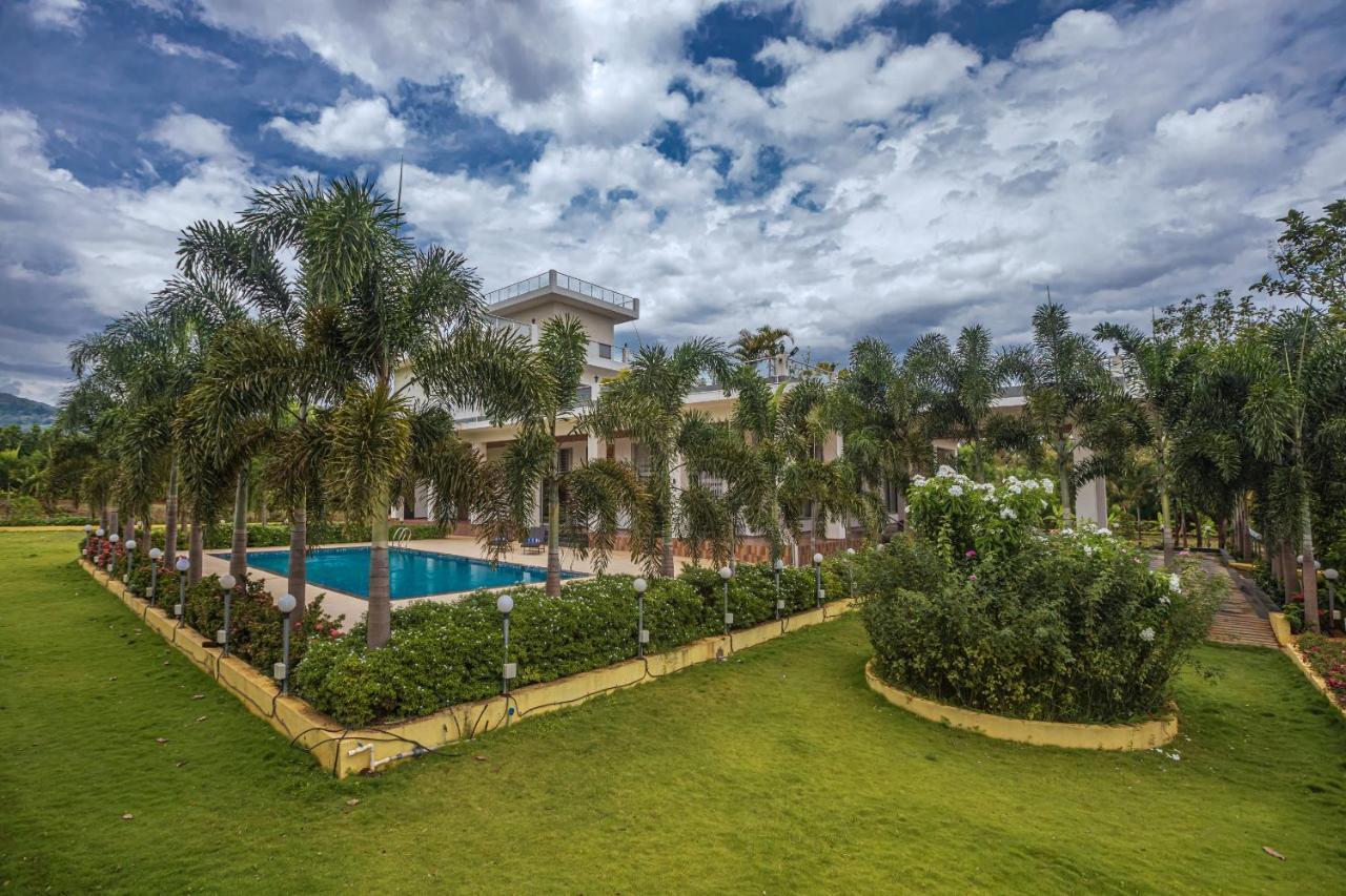 Saffronstays Odyssey, Karjat - 10 Acres Pet-Friendly Estate With Swimming Pool Chinchavli Kültér fotó